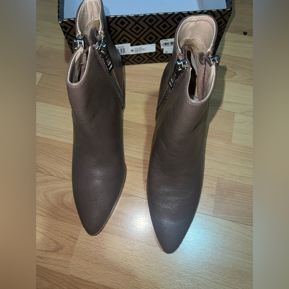 NWT Charles David Boots - Picture 2 of 6